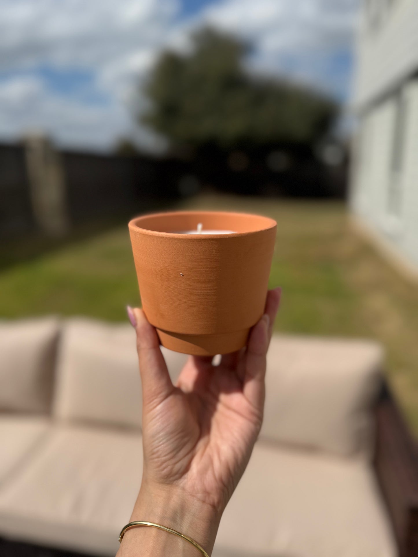 14oz Citronella Candle in Terracotta Pot – Perfect for Outdoor Gatherings