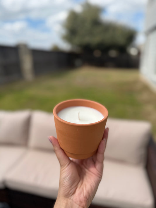 14oz Citronella Candle in Terracotta Pot – Perfect for Outdoor Gatherings