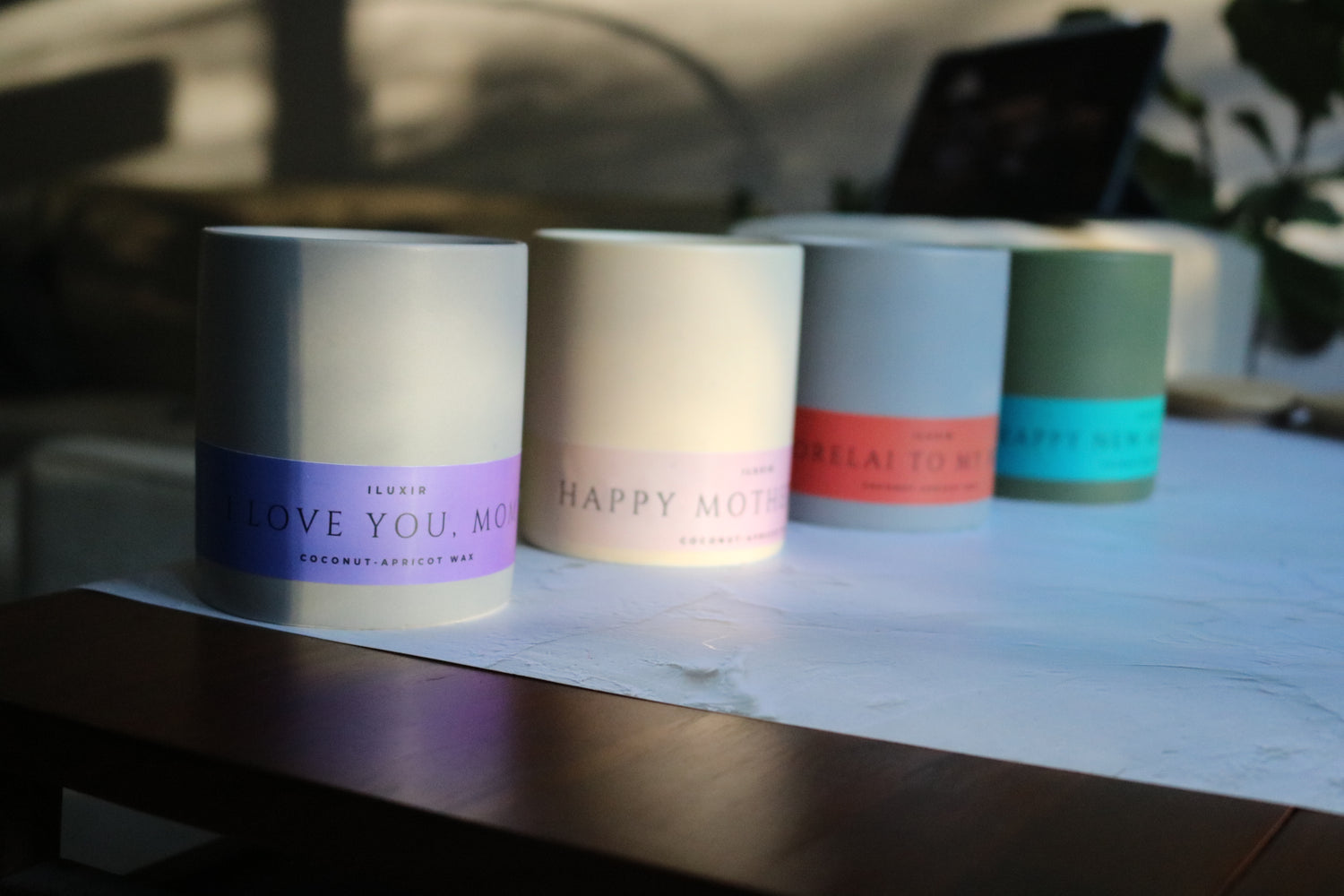 Mothers day natural candles with coconut-apricot wax and ceramic jars luxury candles
